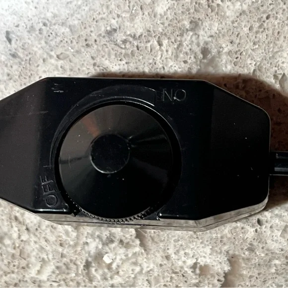 Pyramid Himalayan Salt Lamp - Picture 5 of 16